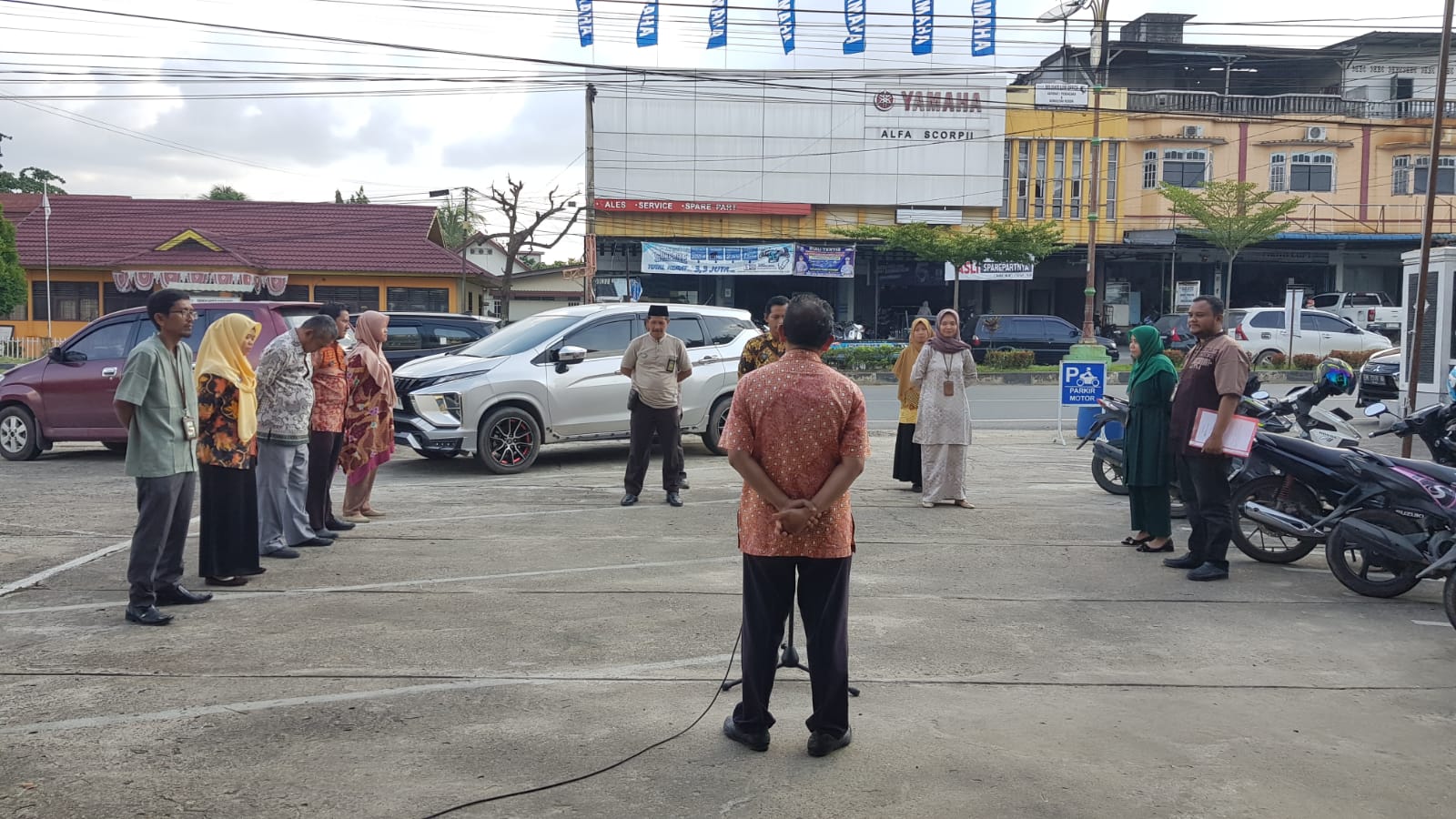 Apel Jumat Sore Oleh Panitera PA Teluk Kuantan Dorong Bekerja Dengan