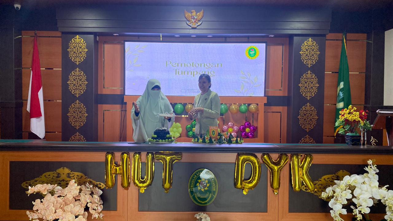 HUT DYK 1.jpeg