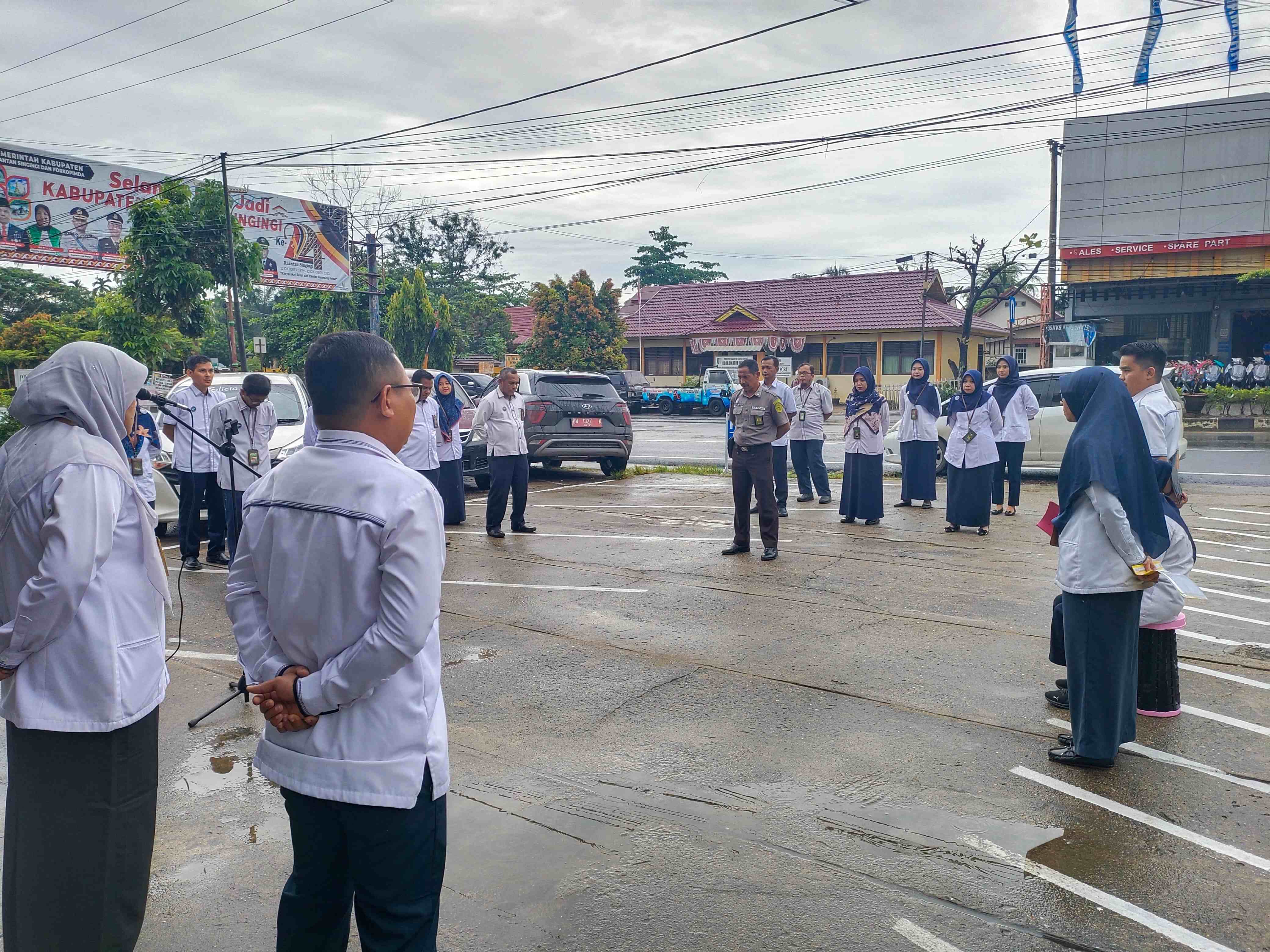 apel pagi 04 des 02 a